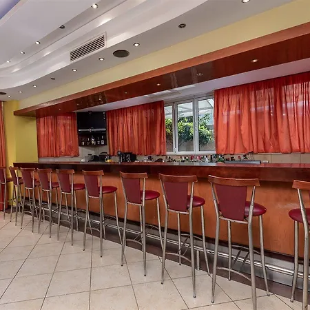 מלון Marine Congo 2*