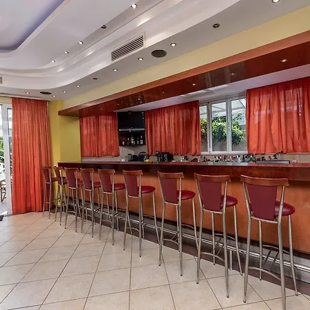 Marine Congo Hotel 2*